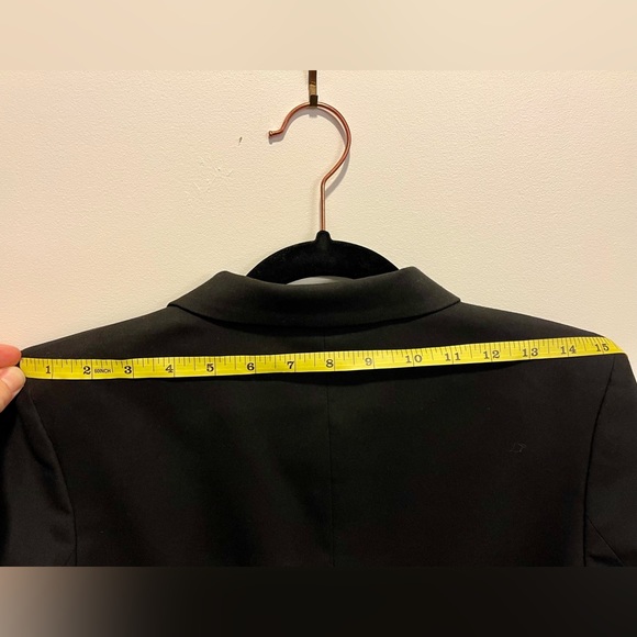 Uniqlo women’s black blazer, size small, EUC - Picture 4 of 6